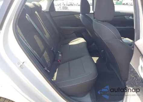 2019 Kia Forte Lxs z USA, uszkodzony, nr VIN 3KPF24AD0KE074381